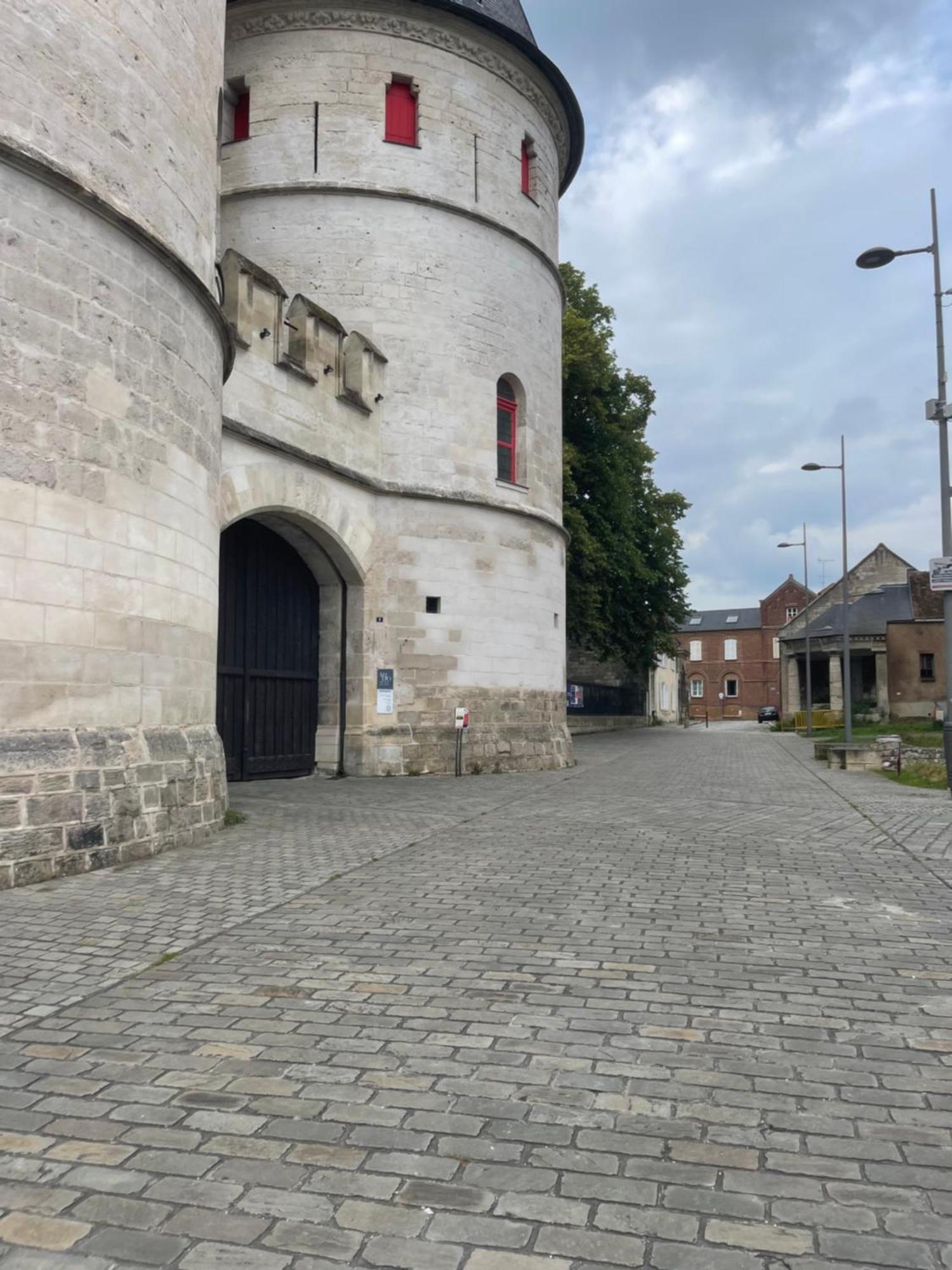 Appartement Hyper-Centre Vue Cathedrale ボーヴェ エクステリア 写真